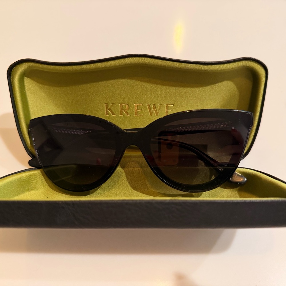 KREWE Elegant Black Sunglasses